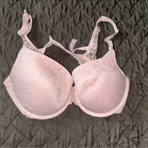 No Boundaries Women's Push-Up Bra Featuring padding, pink lace, 34D